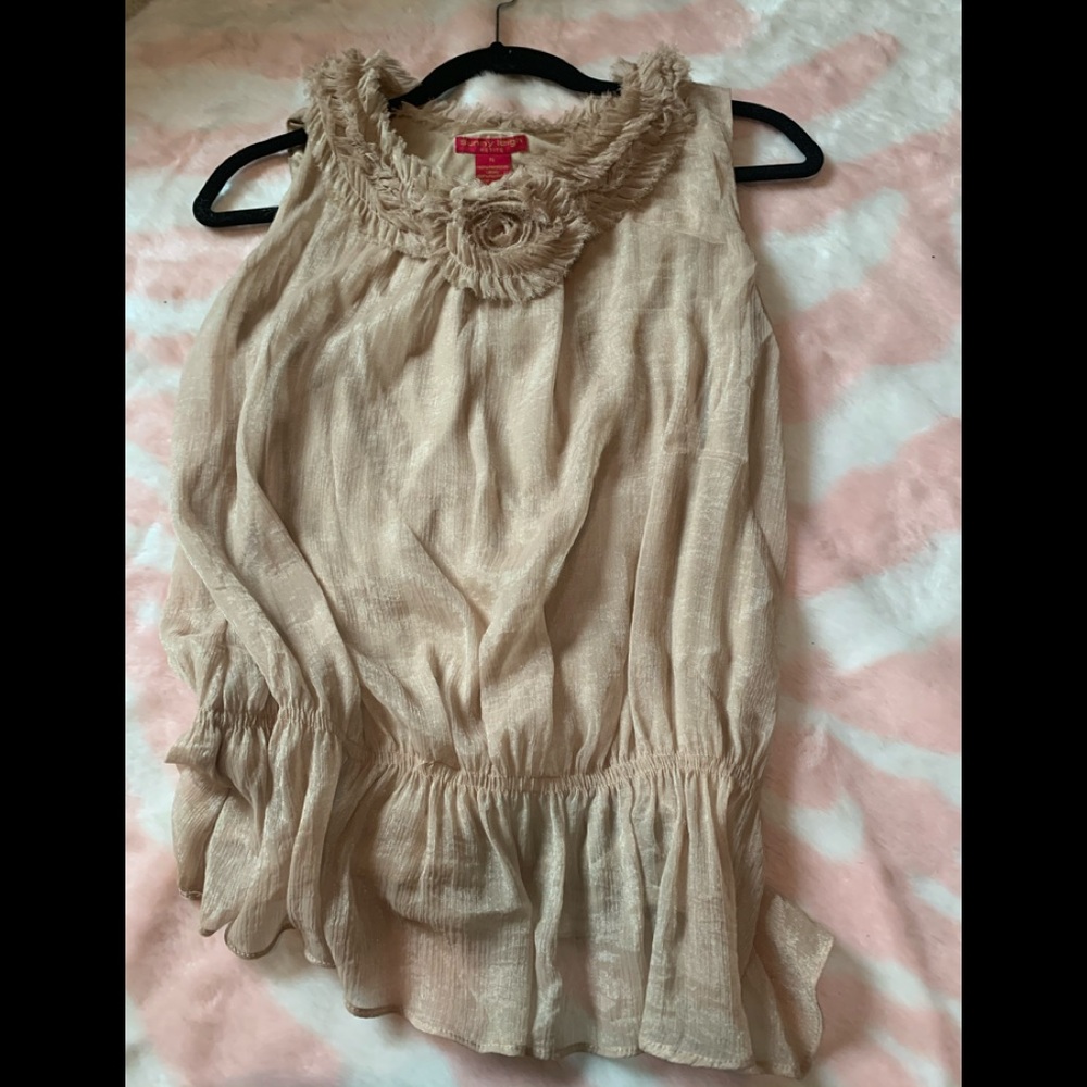 Stunning sheer Gold (ornate but classy) collar top